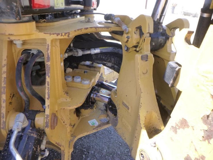 2011-caterpillar-420e-image-19