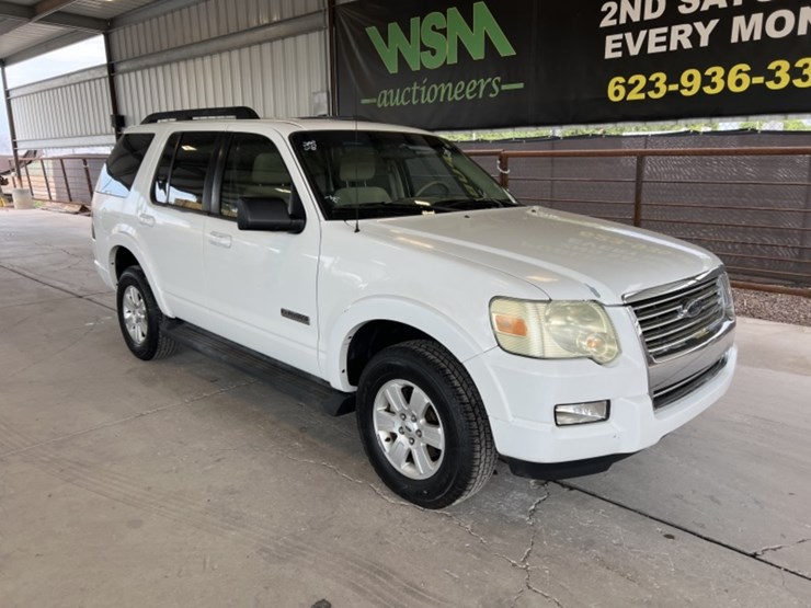 2008-ford-explorer-xlt-image-2