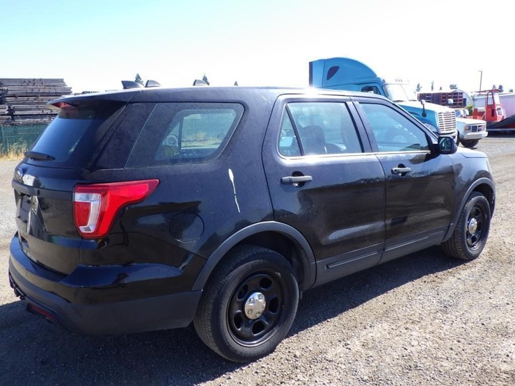 2017-ford-explorer-image-4