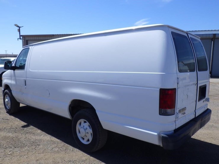 2013-ford-econoline-350-image-4