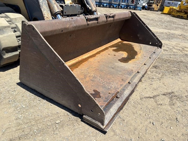 2015-deere-333e-image-10