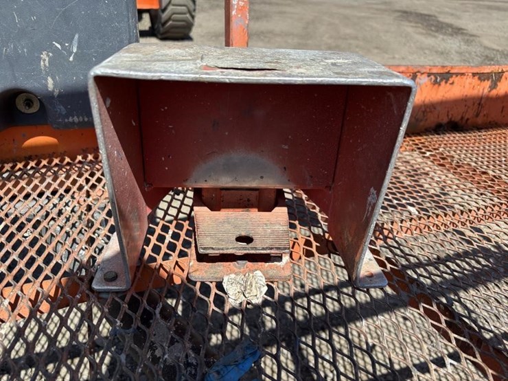 2013-jlg-600aj-image-11