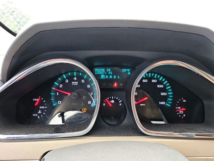 2011-chevrolet-traverse-image-25