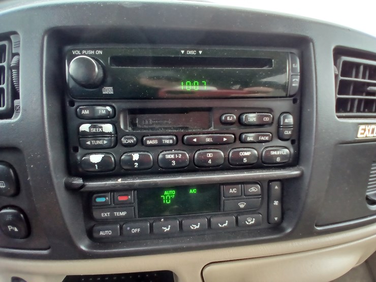 2005-ford-excursion-image-31