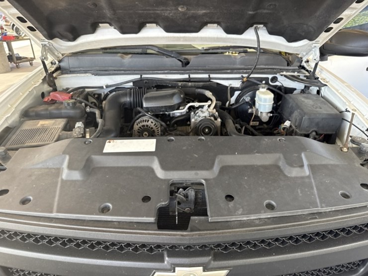 2011-chevrolet-silverado-1500-image-15