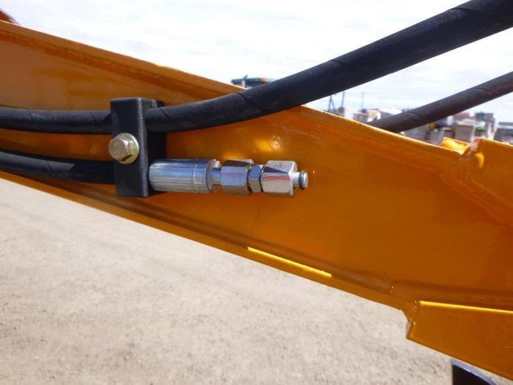 2025-vicsec-vc15j-hydraulic-excavator-image-13