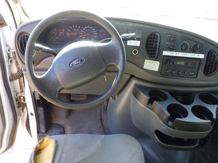 2006-ford-econoline-350-image-9