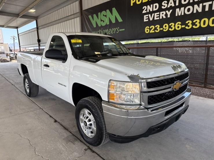 2013-chevrolet-silverado-2500hd-image-2