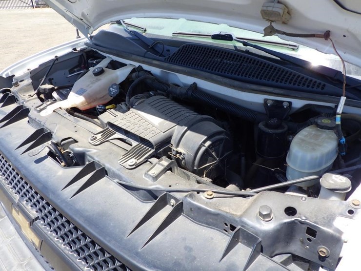 2013-chevrolet-express-3500-image-10