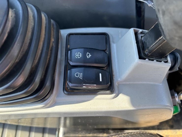 2018-caterpillar-305e2-hydraulic-excavator-image-33