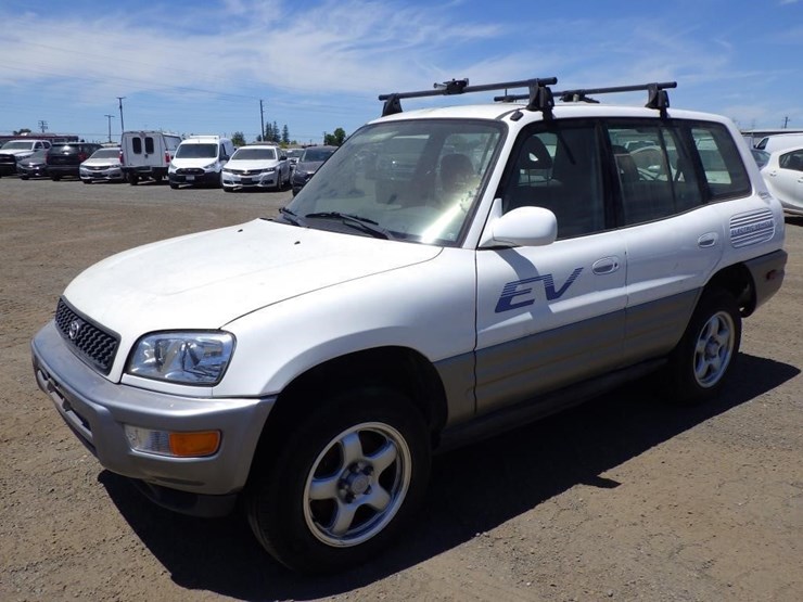 2002-toyota-rav4-image-1