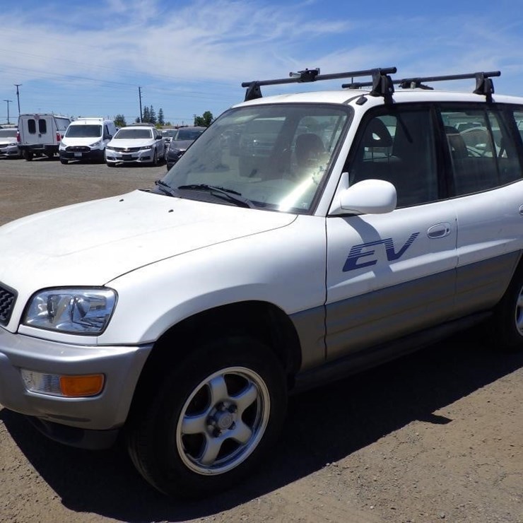 2002 TOYOTA RAV4