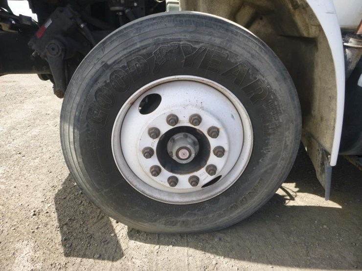 2004-international-durastar-4300-image-22