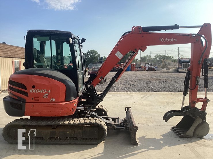 2022-kubota-kx040-4-image-5