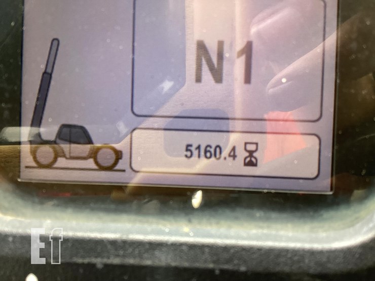 2015-caterpillar-tl1055d-image-15