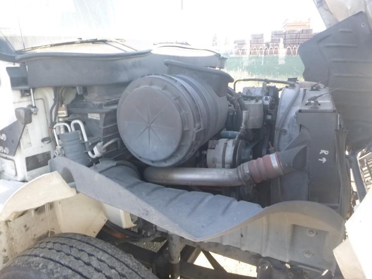 2004-international-durastar-4300-image-19