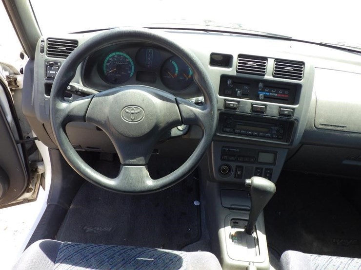 2002-toyota-rav4-image-10