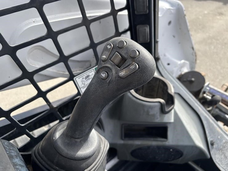 2019-bobcat-t590-image-21