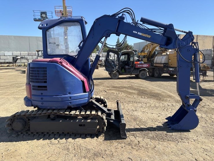 komatsu-pc28uu-image-7