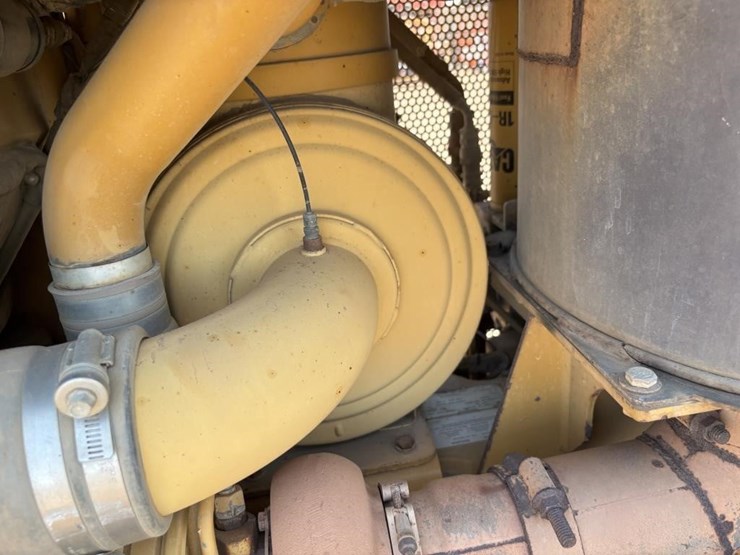2006-caterpillar-d6n-image-51