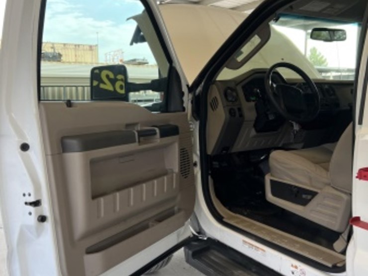 2008-ford-f550-image-24