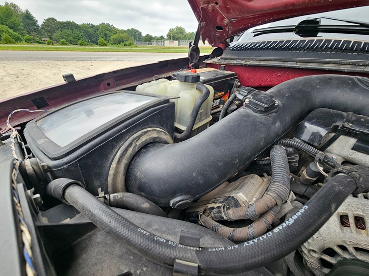 2005-chevrolet-silverado-image-34