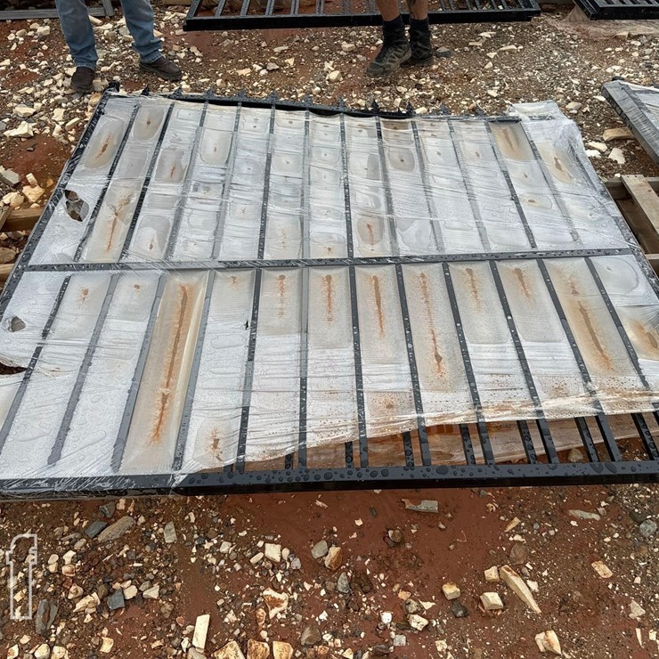 8FT BI PARTING GATES WITH DEER DESIGN