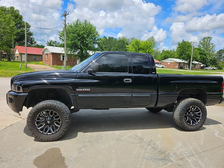 #18968-•-2002-dodge-ram-pickup-truck-image-6