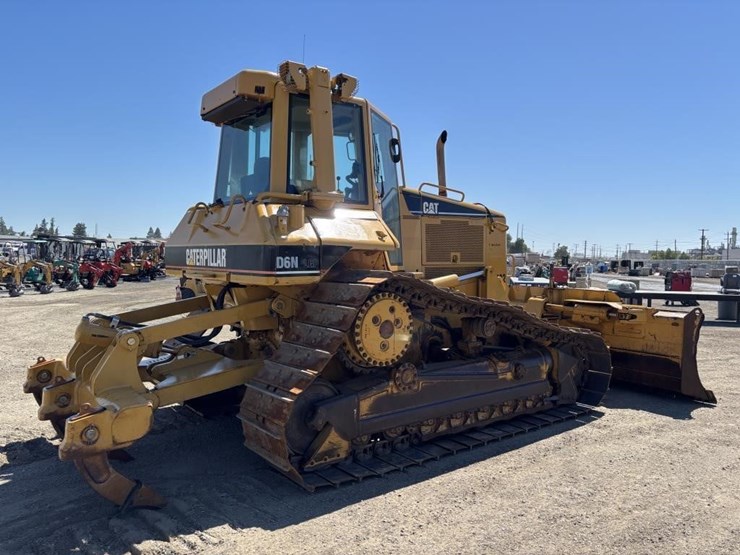 2006-caterpillar-d6n-image-3