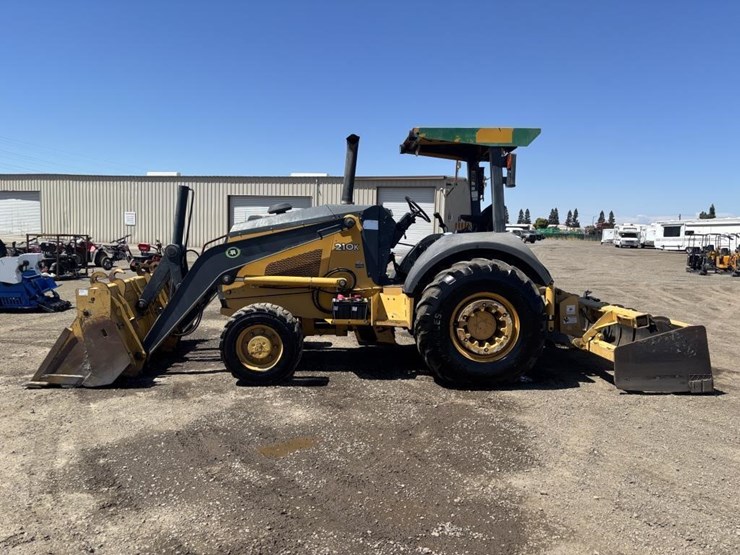 2014-deere-210k-image-5