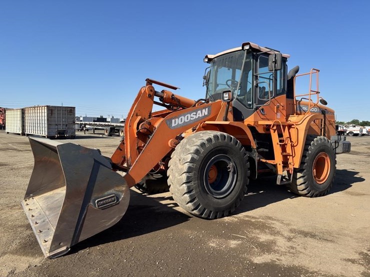 2013-doosan-dl300-3-image-1
