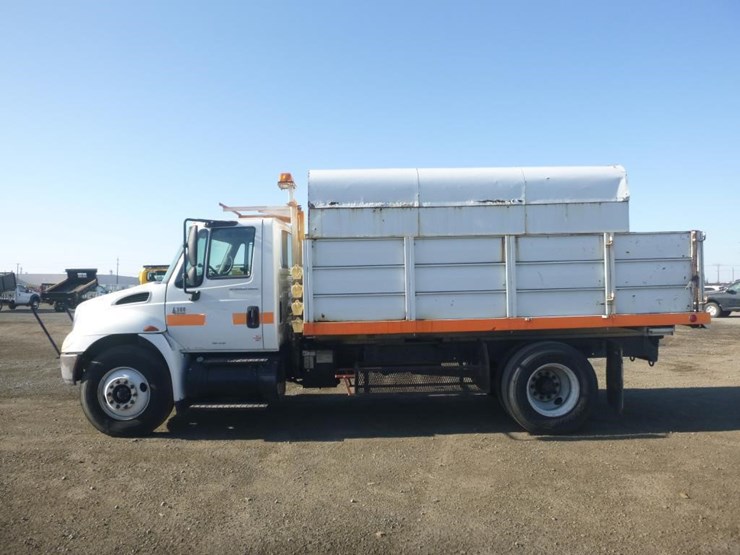 2004-international-durastar-4300-image-5
