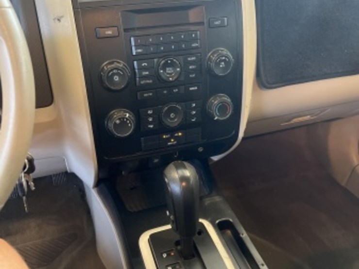 2012-ford-escape-xls-image-18