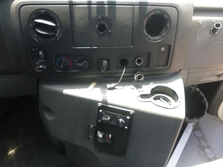 2017-ford-e450-image-12