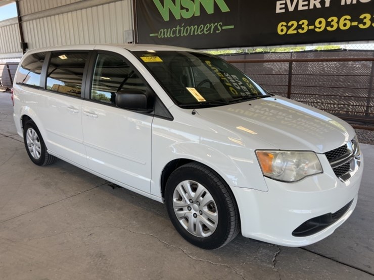 2014-dodge-grand-caravan-image-2