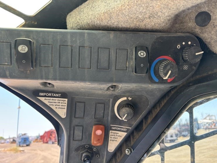 2015-deere-333e-image-26
