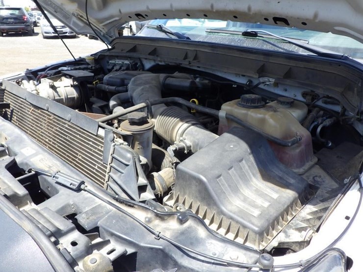 2014-ford-f550-image-16
