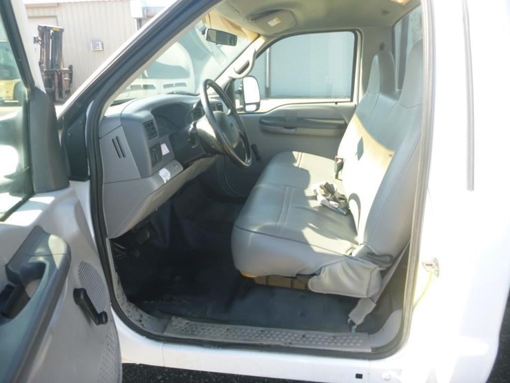 2001-ford-f350-image-16