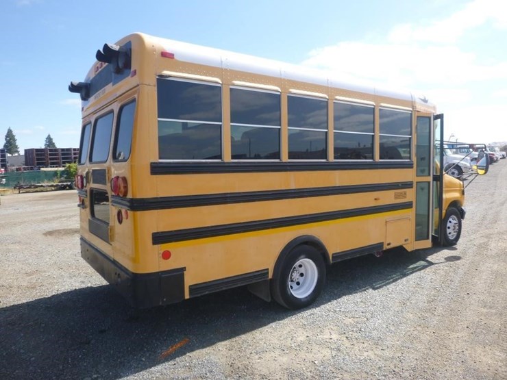 2006-ford-e450-image-3