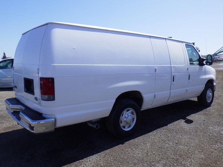 2008-ford-econoline-350-image-3