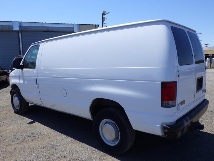 2004-ford-econoline-350-image-5