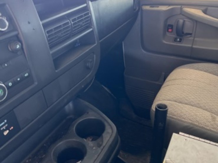 2014-chevrolet-express-2500-image-21
