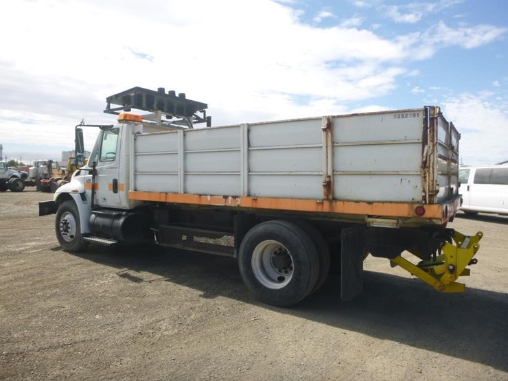 2004-international-durastar-4300-image-4