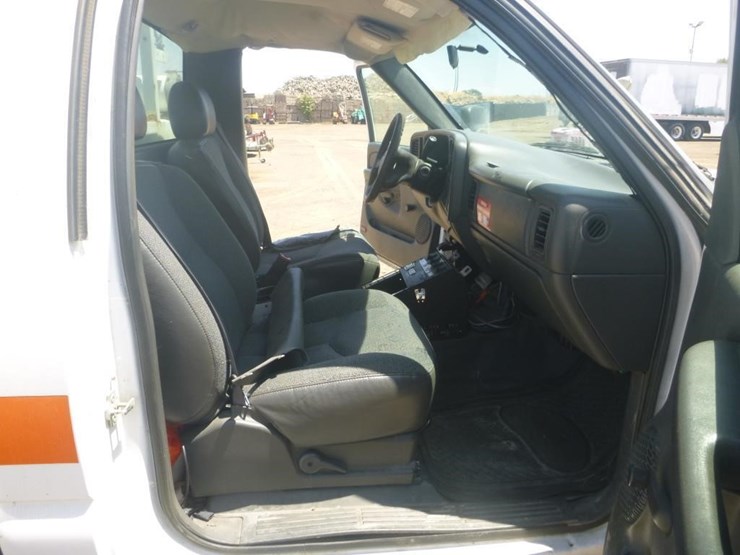 2007-gmc-3500-image-10