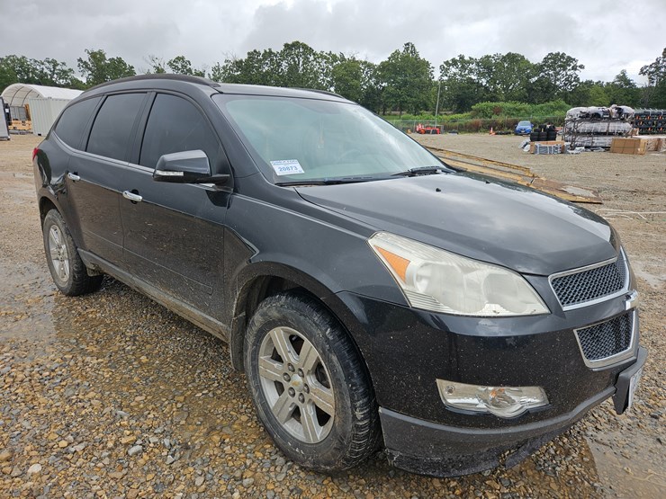2011-chevrolet-traverse-image-13