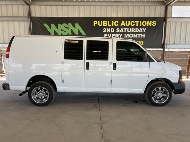 2014-chevrolet-express-2500-image-1