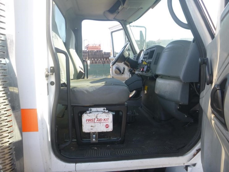 2004-international-durastar-4300-image-14
