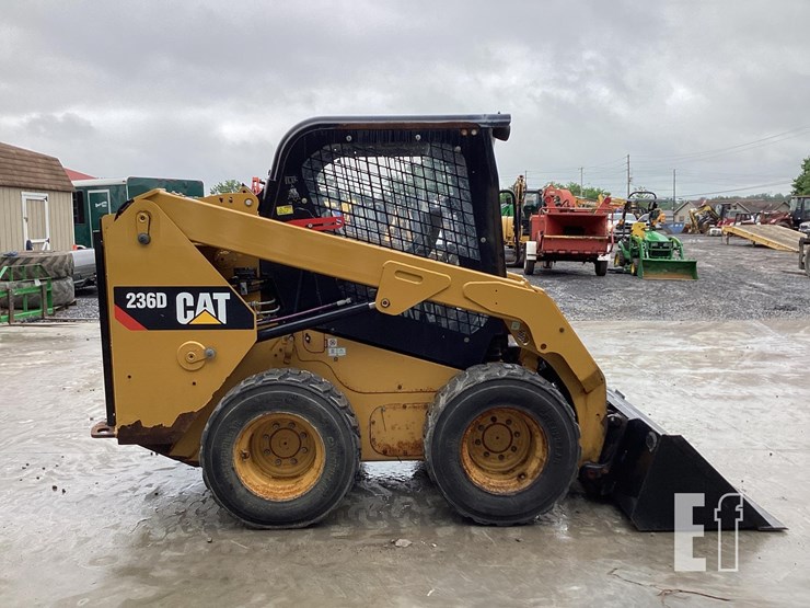 2019-caterpillar-236d-image-5
