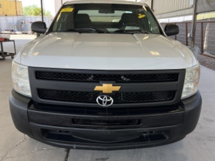 2013-chevrolet-silverado-1500-image-3