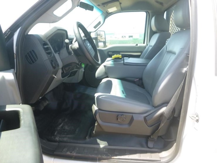 2012-ford-f550-image-13